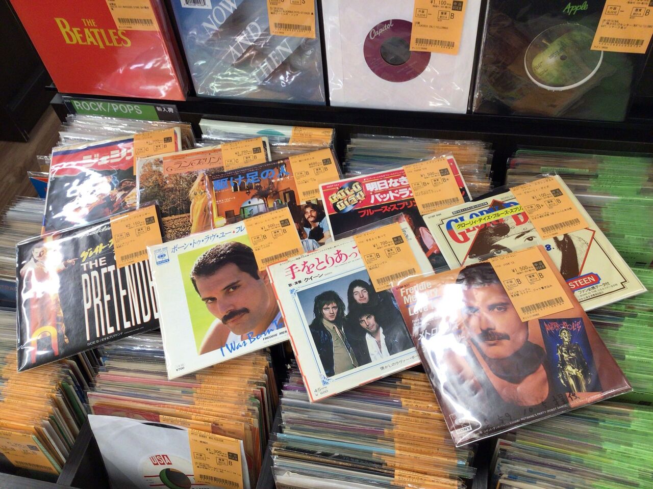 6/8(月)ROCK中古レコード新着入荷情報】定番のBEATLES やQUEENは勿論