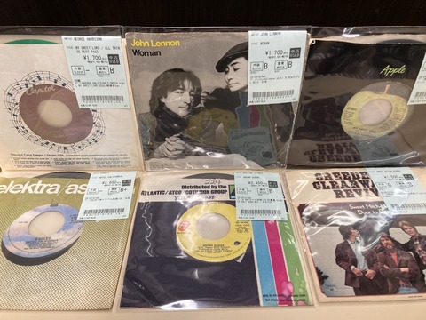 オンライン出品開始！【7月27日ROCK中古レコード新入荷情報】7インチ約