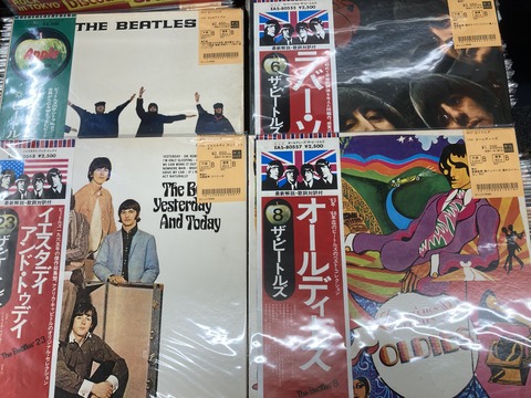 4/1(火)ROCK中古レコード新入荷情報】BEATLESやソロ作品が国内盤