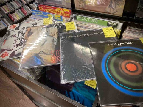 5/2(土)ROCK中古レコード新入荷情報】レッチリやWHOなどの新旧名盤やUS