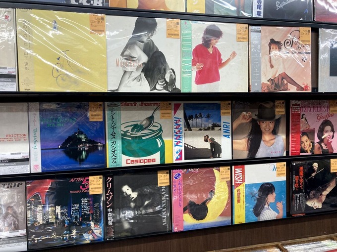 8/28(木)中古レコード入荷情報!!《ラ・ムーほかCITY POP名盤LP