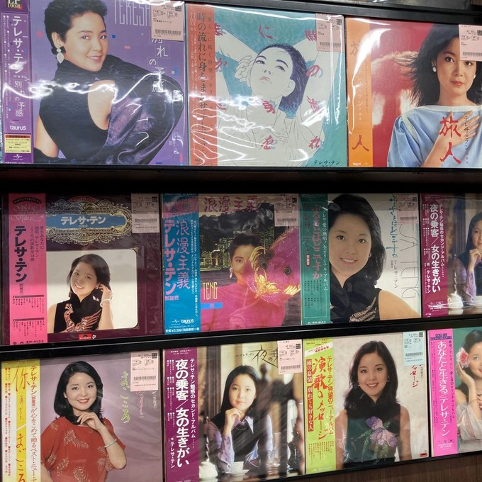 10/5(日)中古レコード入荷情報!!《テレサ・テンLPまとめて入荷