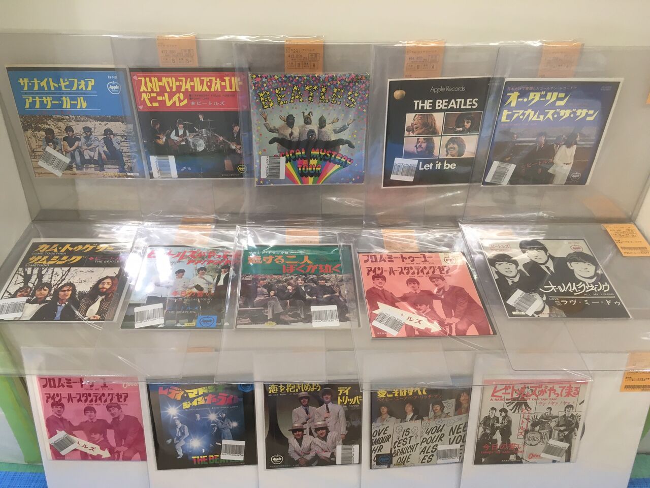 ビートルズレコード　大量セット シングル編～ 300枚！ 12/17(日)ビートルズの日本盤レコード大量入荷