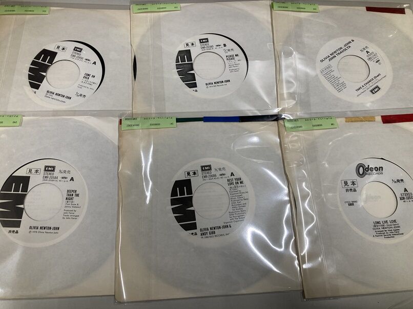2月17日(月)オリヴィア・ニュートン・ジョンのレコードがまとまって