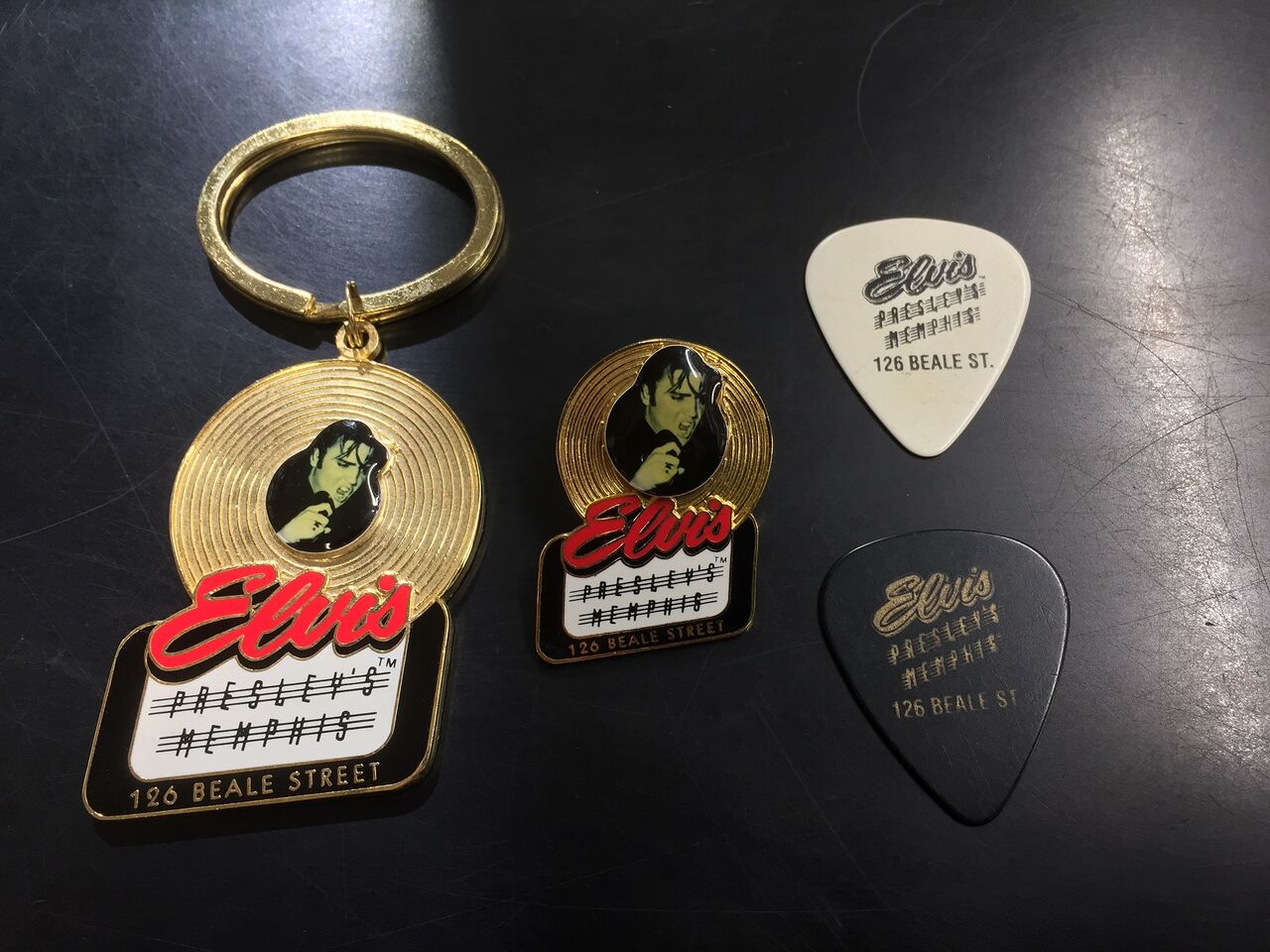 ELVIS MGM ピンバッジ　希少　エルビスプレスリー　ELVIS　ピンバッジ ELVIS MGM ピンバッジ 希少 エルビスプレスリー ELVIS ピンバッジ