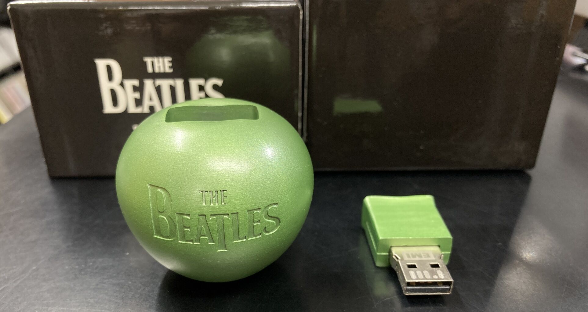 【希少レア】 QUEEN ORB クイーン オーブ 40周年  USB アルバム 希少レア】 QUEEN ORB クイーン オーブ 40周年 USB アルバム