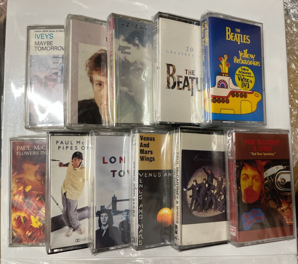 8/6(木)中古カセットテープ新着情報 THE BEATLES関連を中心に入荷しま