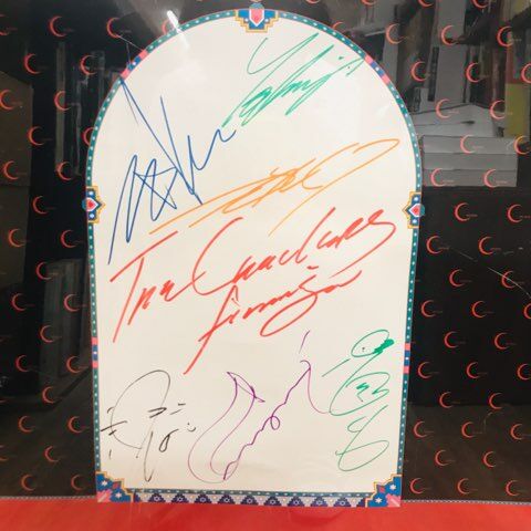 激レア!!】チェッカーズメンバー7人サイン入りポスター入荷