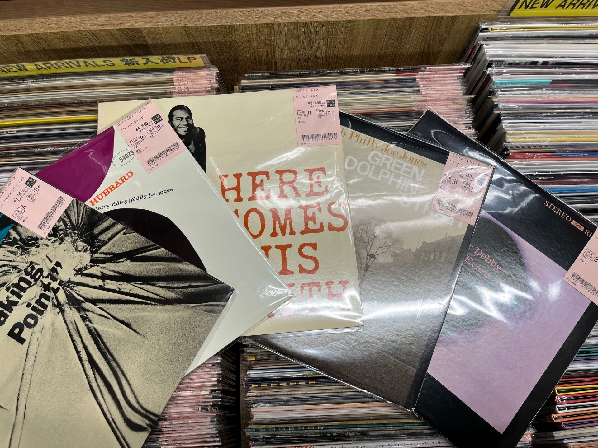 ☆オンラインショップ出品☆4/12(日)新着中古レコード入荷情報