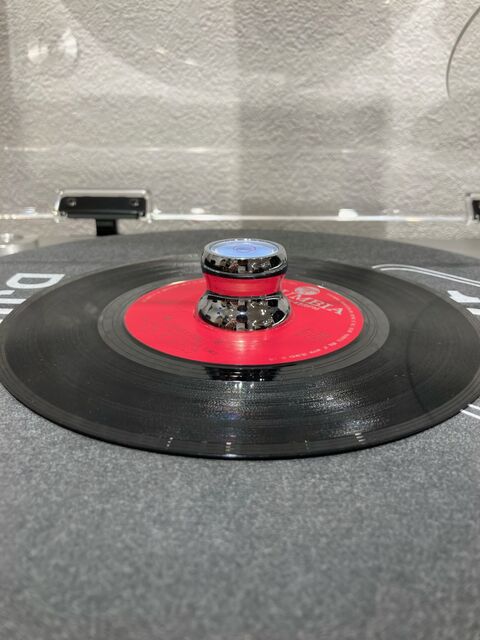 D.L.I.P. レコード　Dの目　アダプター　RED 7インチ(EP)アダプターというものがありまして、、】 : ディスク