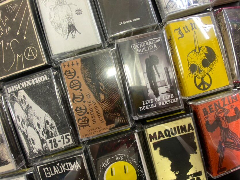 知る人ぞ知るマニアックな内容で中古カセットテープがまとまって入荷