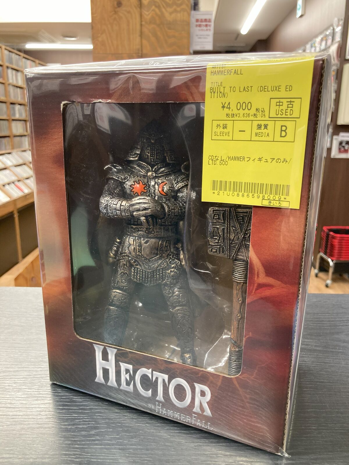 SWEパワーメタルバンド、HAMMERFALLの「HECTOR」レアフィギュア