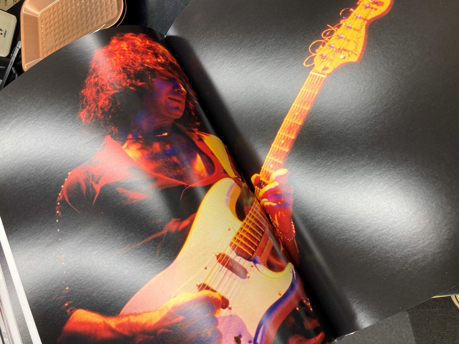 我らが黒魔術師リッチー・ブラックモアのROSS HALFIN著公式写真集