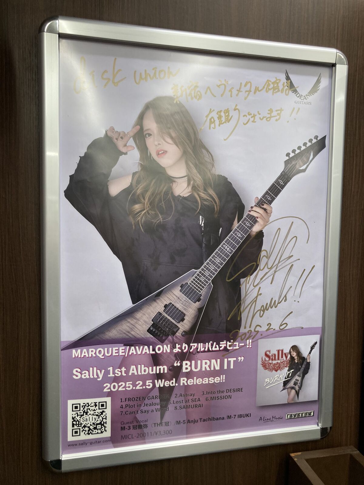 CD Sally CD BURN IT + 直筆サイン入り写真2枚 +フライヤー2枚