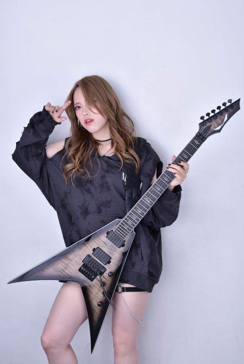 Sally_Main_1118_D85_5617_miniA