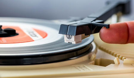 ブ*ン様 GP-N3R ポータブルレコードプレーヤー ANABAS AUDIO GP-N3R フリースタイル ポータブル レコード