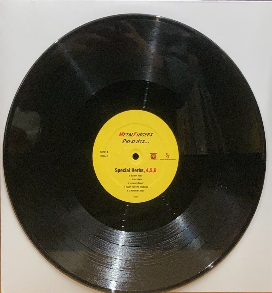 【激レア】 MF DOOM 7inch レコード 45オリジナル盤 入手困難 激レア】 MF DOOM 7inch レコード 45オリジナル盤 入手困難
