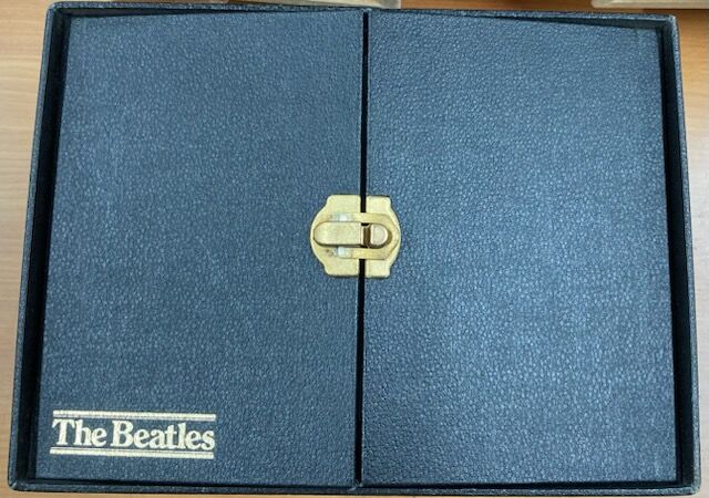 中古CD入荷情報!!】ビートルズ / ザ・ビートルズCDボックス 入荷しま