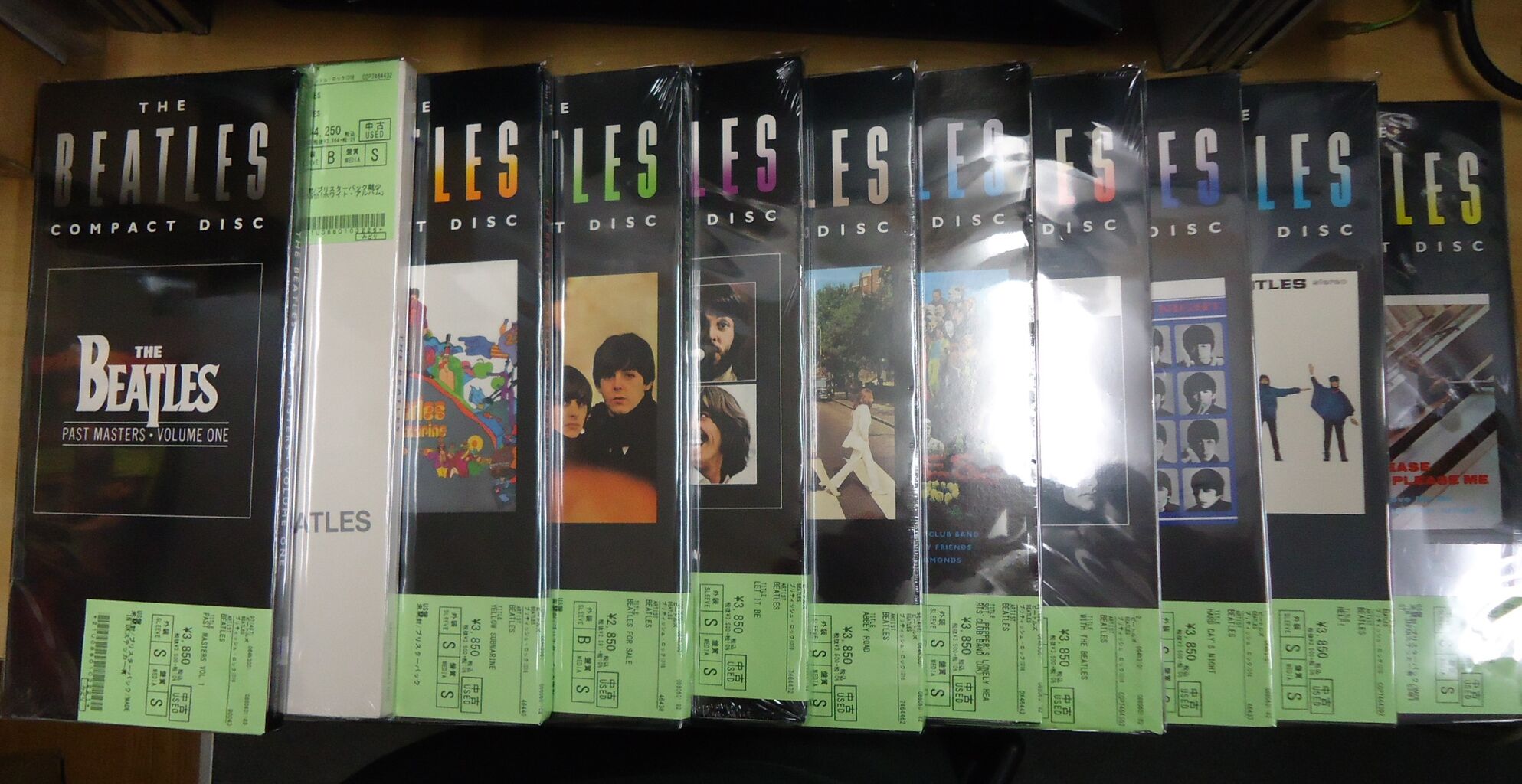 11/14(火) 中古ビートルズCD ブリスターパックまとめて入荷