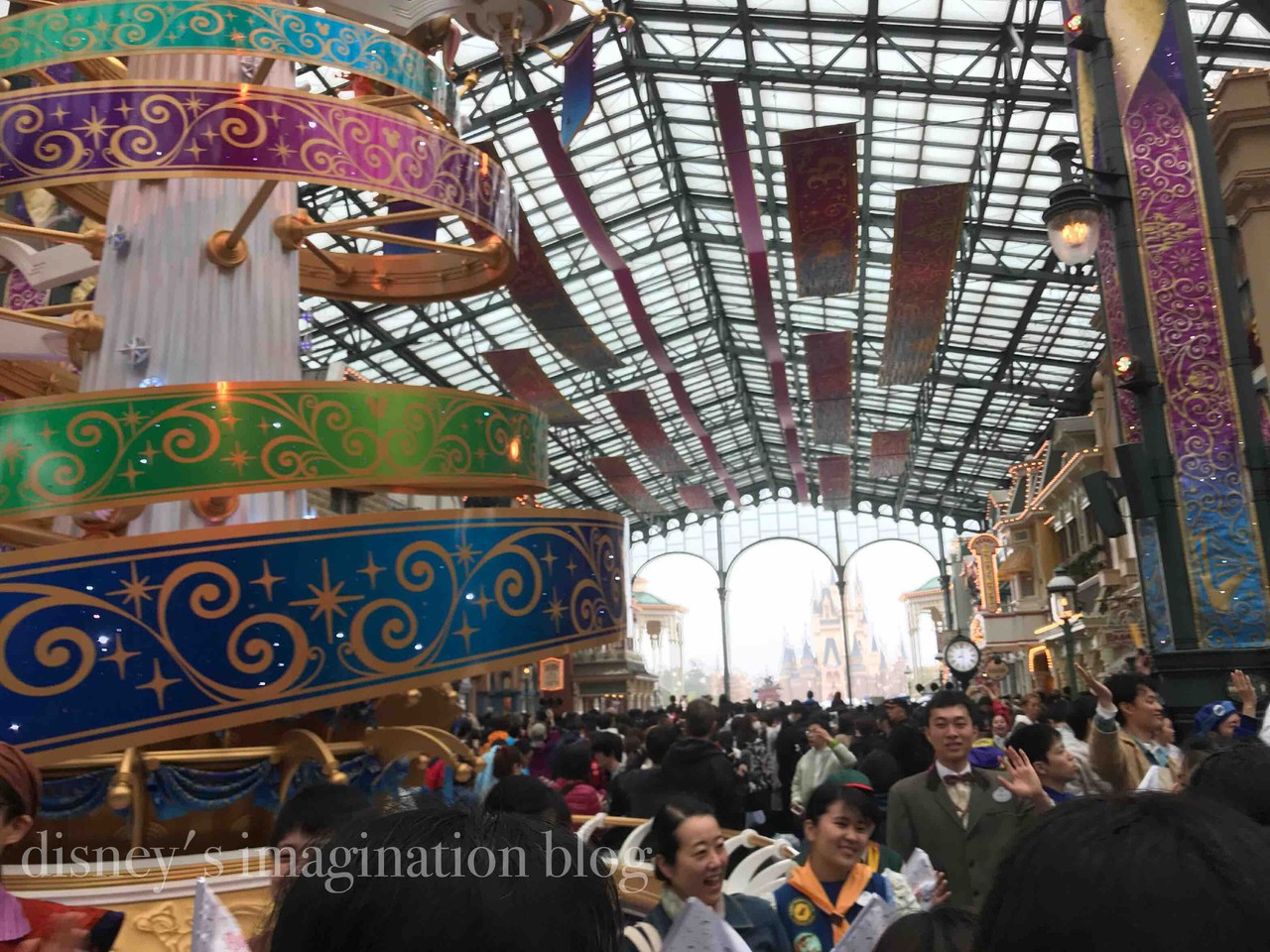 少し考えるべき 波乱と混乱のオープニングセレモニー お祝い が 戦場 へ 今後の対策は Disney S Imagination Blog