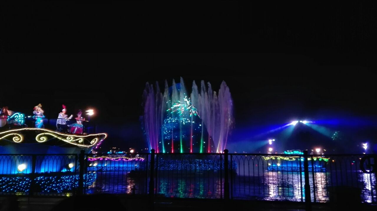 ディズニーシーのファンタズミックはディズニーランドでも公演されていた Disney S Imagination Blog ディズニーシーのファンタズミックはディズニーランドでも公演されていた Disney S Imagination Blog