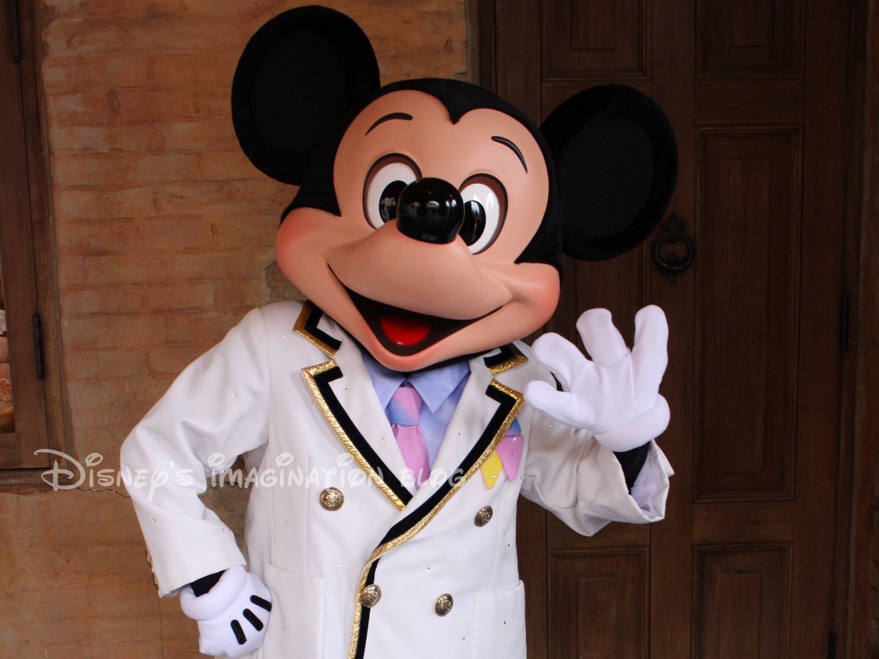 グリーティングのキャラクターは何分でお化粧直し シーのプラザグリ キャラクターの見分け方は Disney S Imagination Blog グリーティングのキャラクターは何分でお化粧直し シーのプラザグリ キャラクターの見分け方は Disney S Imagination Blog