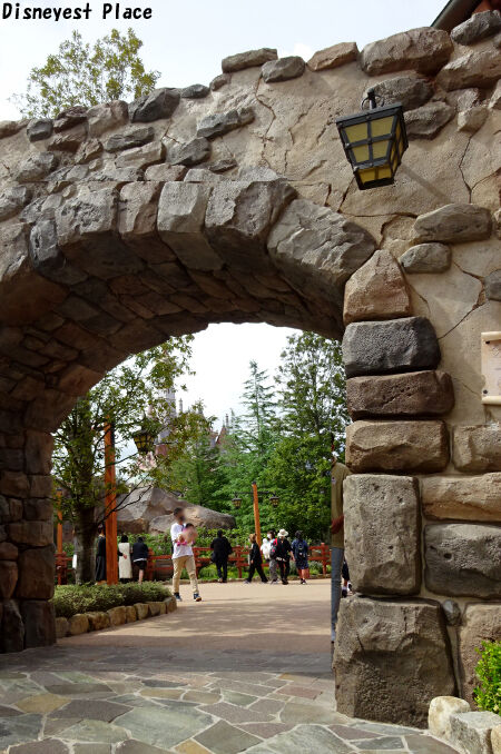 ベルの住む村の風景 ２ Disneyest Place