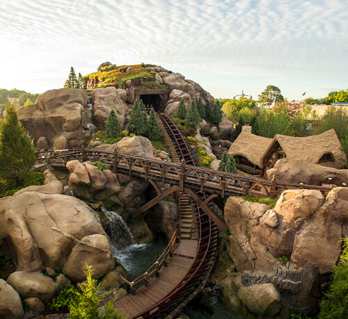 希少　ディズニー　7人の小人　腕時計　マイントレイン　トロッコ　メロディー　時計 2025年最新】小人 ディズニー 時計の人気アイテム - メルカリ