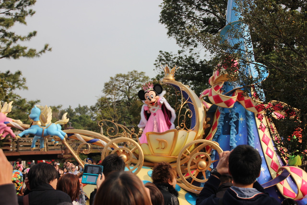 ディズニーランドの各レストランからどれくらいパレードが見えるか検証してみた 雑記 ディズニーごはん