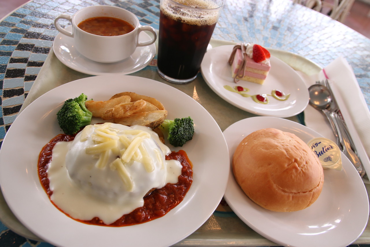 クリスマス ファンタジー14 ハンバーグ トマトチーズクリームソース プラザパビリオン レストラン ディズニーごはん
