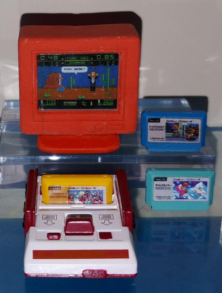 Nintendo ファミコン&カセットインボックスセット フィギュア
