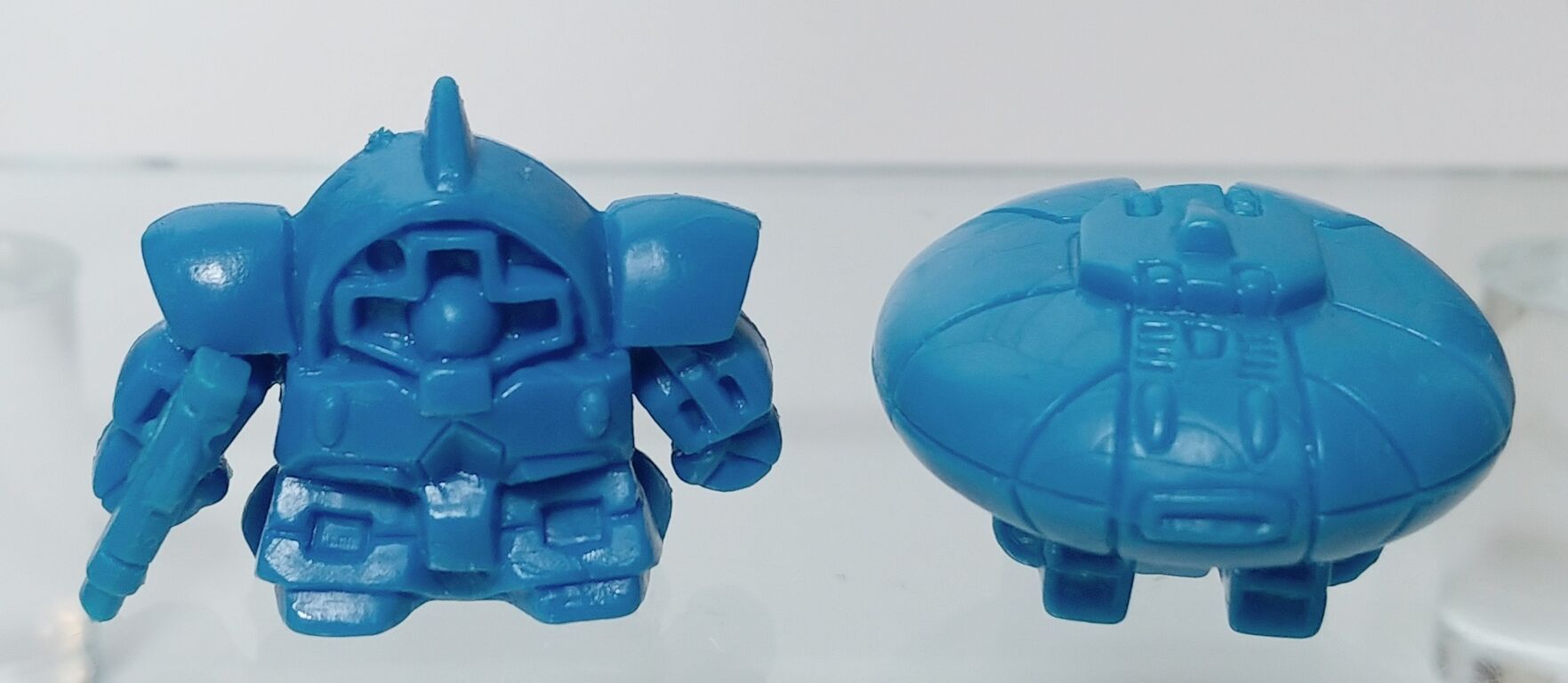 SDガンダムのガン消しとカードダスを一緒に撮影してみた1 MSとMA SDガンダムのガン消しとカードダスを一緒に撮影してみた1 MSとMA