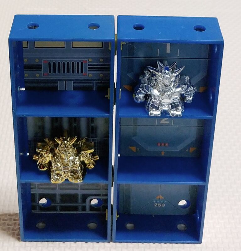 ガン消し、基地セット 懐かしい食玩の箱付きを入手！ SDガンダム大集合 メッキ ガン消し 基地