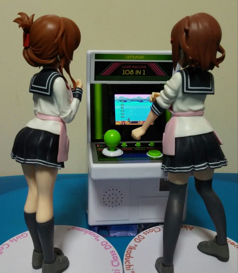 108種類のゲームが入ったレトロ筐体型ゲーム機! GAME MACHINE