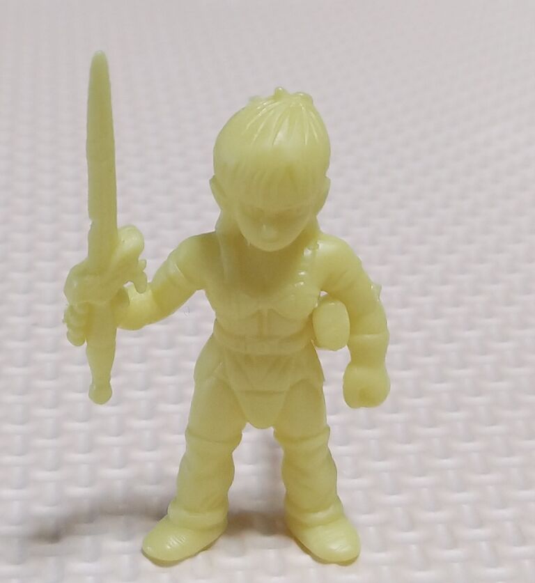 ドラゴンクエスト　エスターク　黄色　消しゴム ドラゴンクエスト エスターク 黄色 消しゴム ドラゴンクエスト