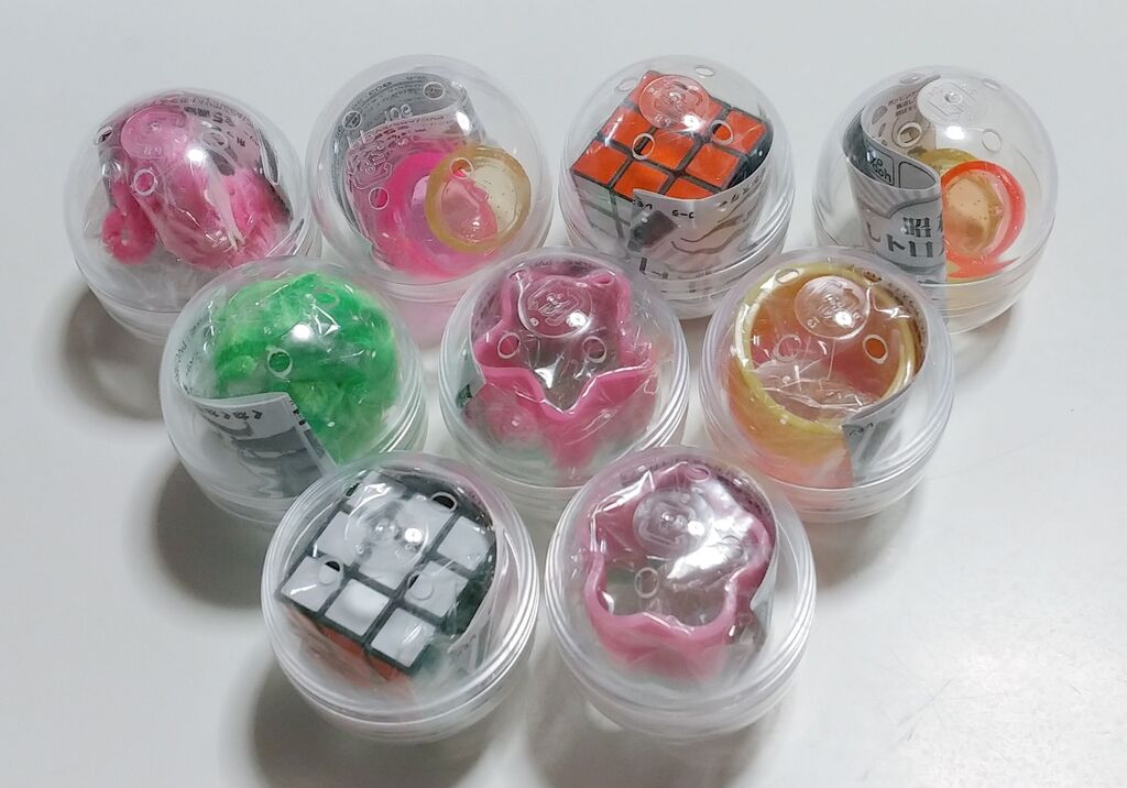 100円! 昭和レトロガチャ キューブパズル くねくねモンスター