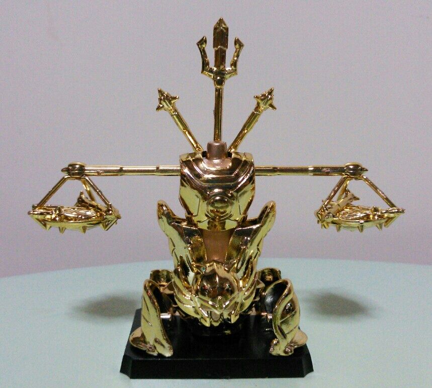 聖闘士星矢 プラモデル 天秤座の黄金聖衣 セイントライブラ クロス
