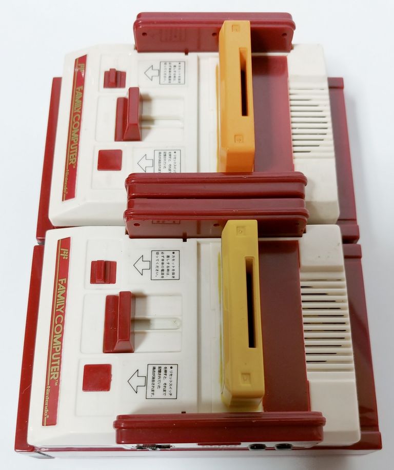 2005年 ファミコンバンク Nintendoファミコン型音声貯金箱