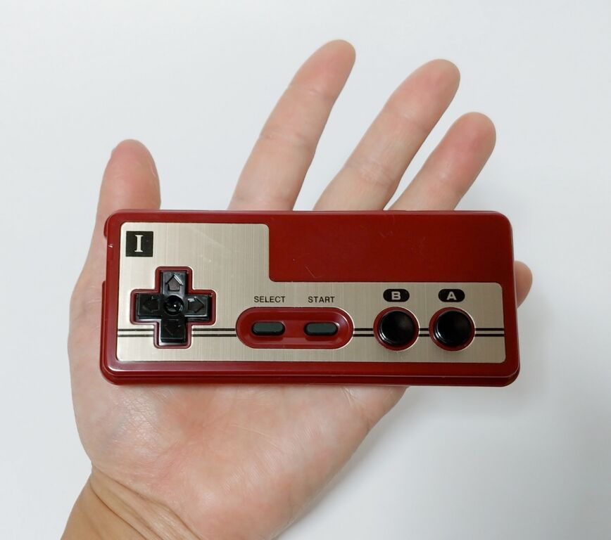 クラブダイドー ファミコン コントローラー型電卓 : トレジャー