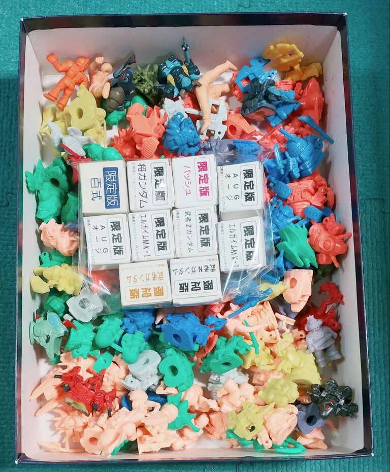 何処かの誰かの宝箱とお宝ハントで入手した消しゴム色々 SD