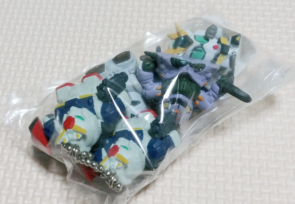 消しゴム纏めちょこちょことなんだか面白いのを入手。 ガチャ王