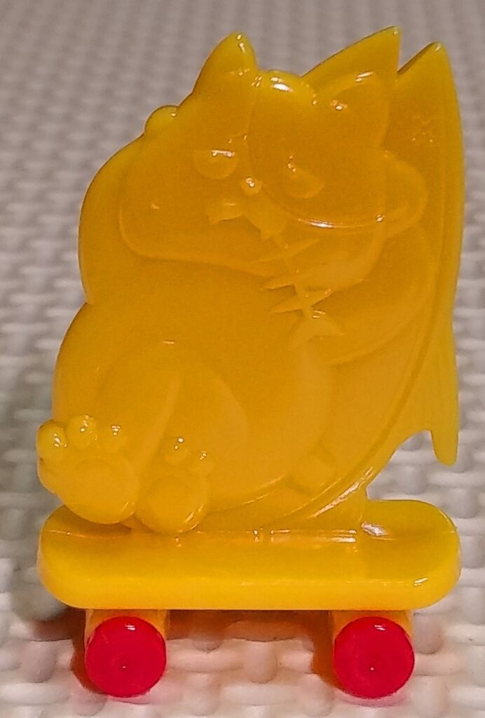 コリス フエラムネ おさかなをくわえてスケボーで逃げる どらねこ