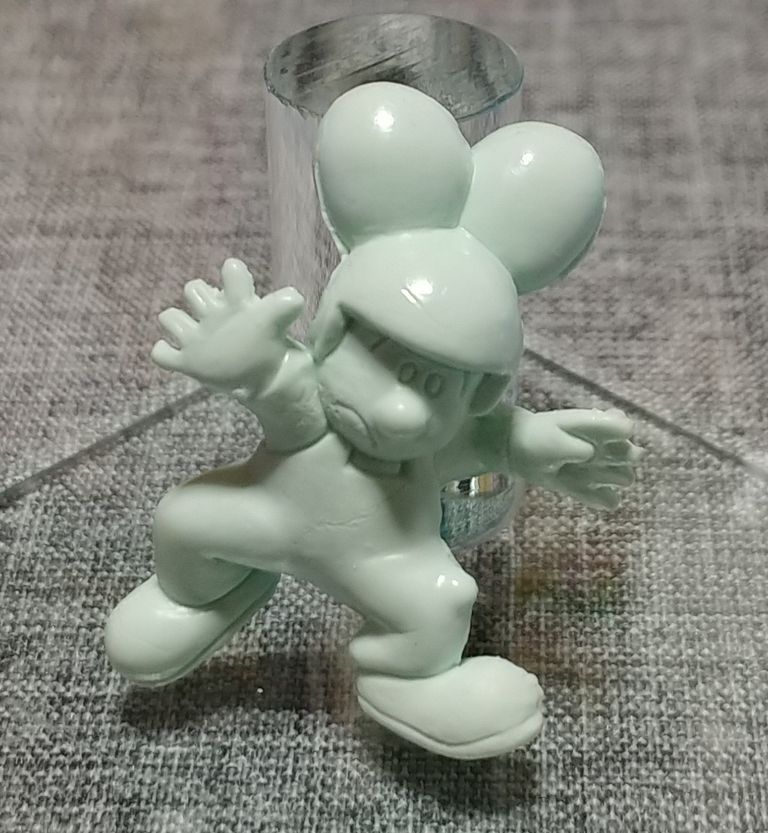 ファミコン消しゴムの纏めを開封 カラーポーズ人形 ファミリー