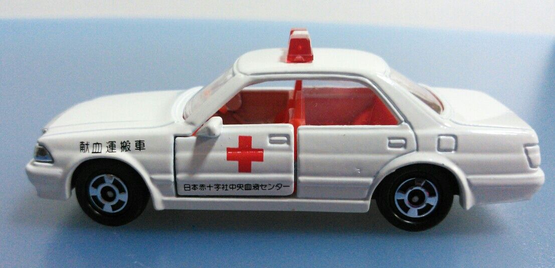 レア！】トミカ トヨタ クラウン献血運搬車 (日本赤十字社中央血液