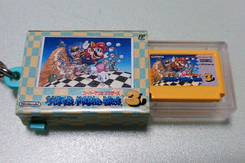 Nintendo ハード＆飛び出すカセット ツインキーホルダー