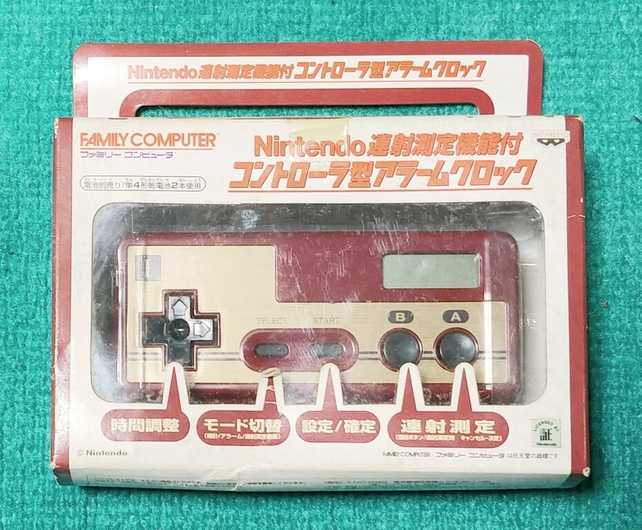 Nintendo 連射測定機能付 コントローラ型アラームクロック ファミコン