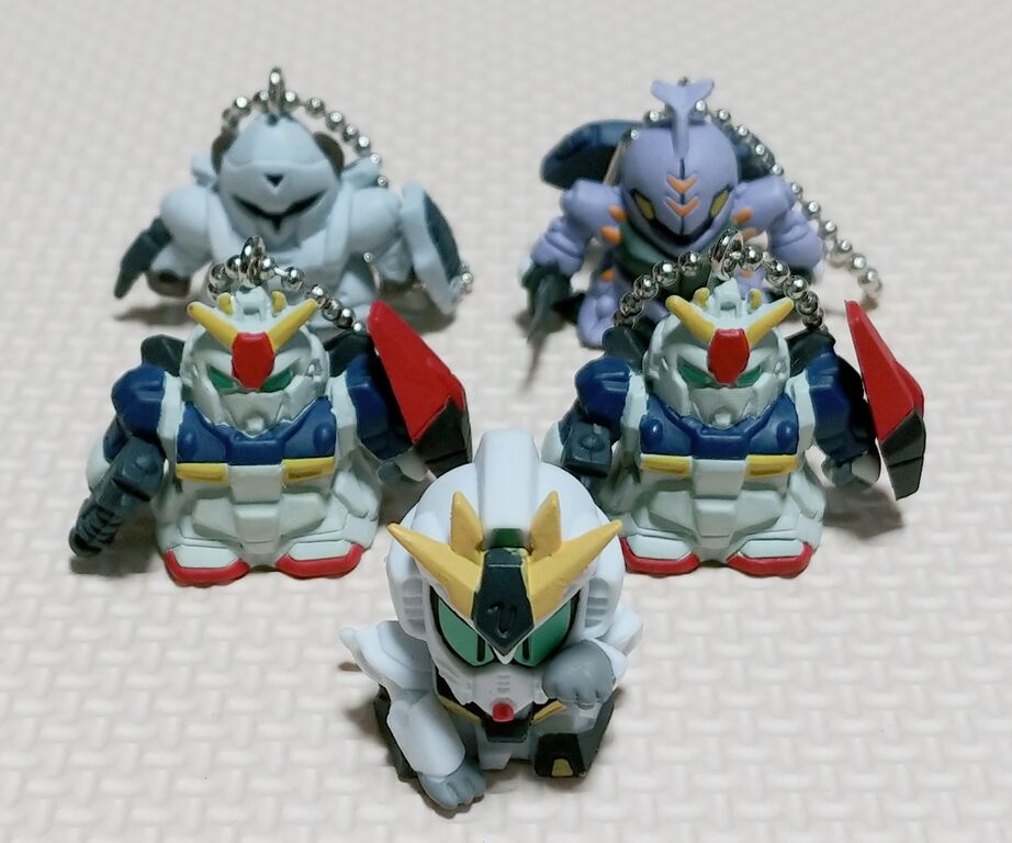 消しゴム纏めちょこちょことなんだか面白いのを入手。 ガチャ王 