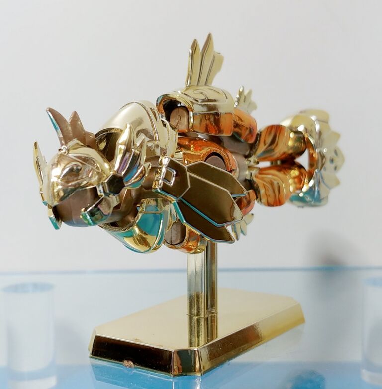 聖闘士星矢 プラモデル 魚座の黄金聖衣 セイントピスケス クロス