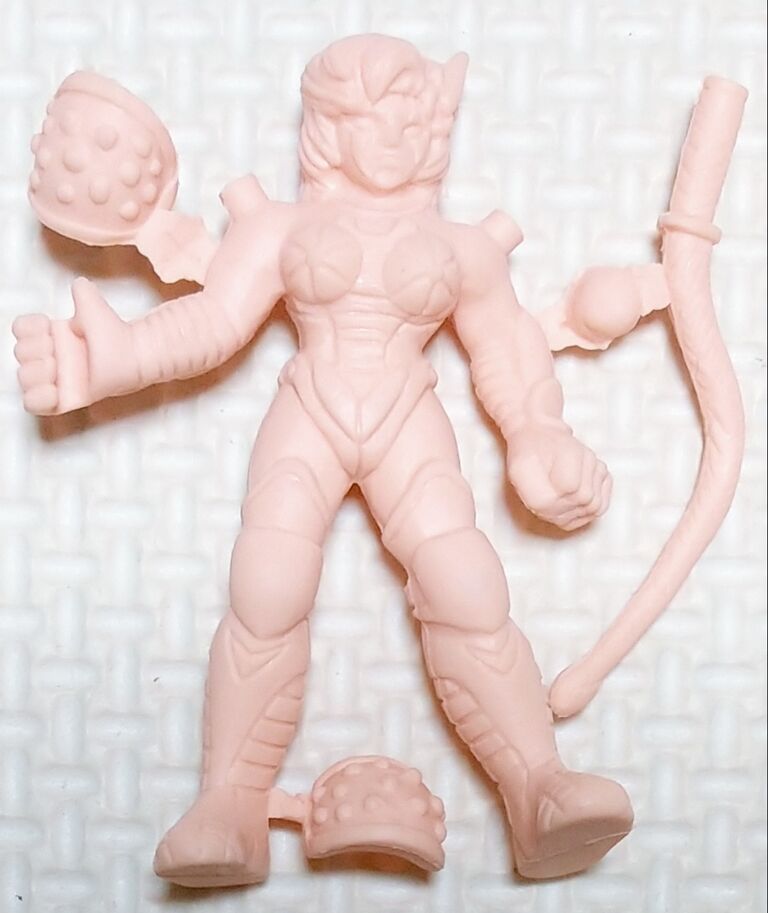 71】未使用 聖闘士星矢 消しゴム パート6 矢座 サジッタ 魔矢 カプセル