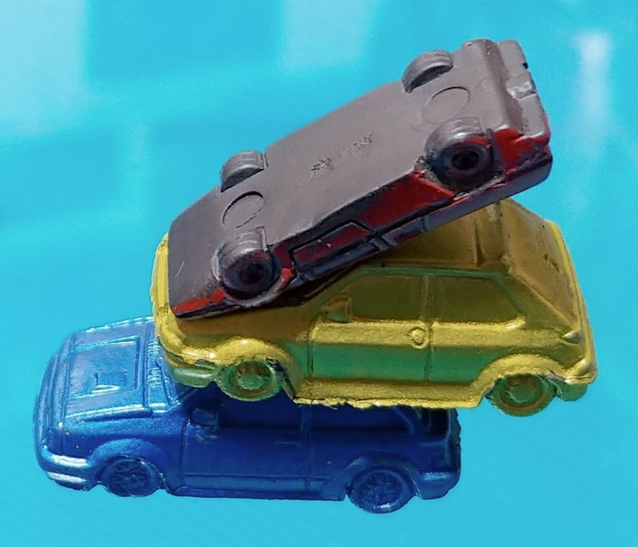 磁石入りのカー消しを積んでみた。 スーパーカー消しゴム マグモカー
